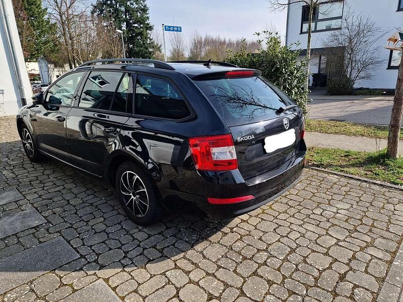 Gebraucht Skoda Octavia Joy 150 PS (110 kW) 2017 Schwarz Kombi