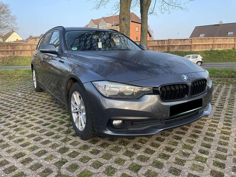 Gebraucht BMW 316 Advantage 116 PS (85 kW) 2017 Silber Kombi