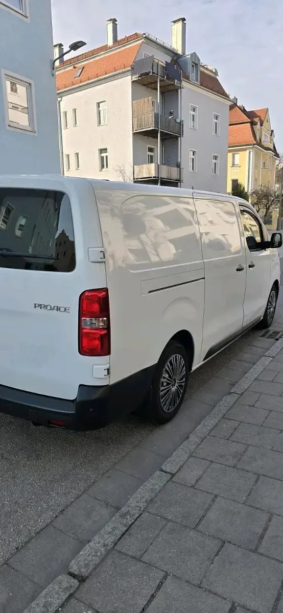 Gebraucht Toyota Proace 122 PS (89 kW) 2018 Weiß Van / Kleinbus