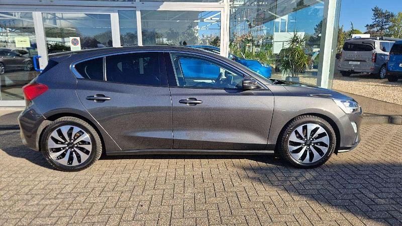 Gebraucht Ford Focus Cool & Connect 125 PS (91 kW) 2018 Magneticgrau Limousine