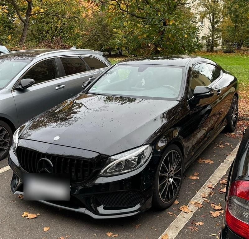 Schwarz Gebraucht 2016 Mercedes C43 AMG AMG Coupé | 22.500 € - Bild 1/4