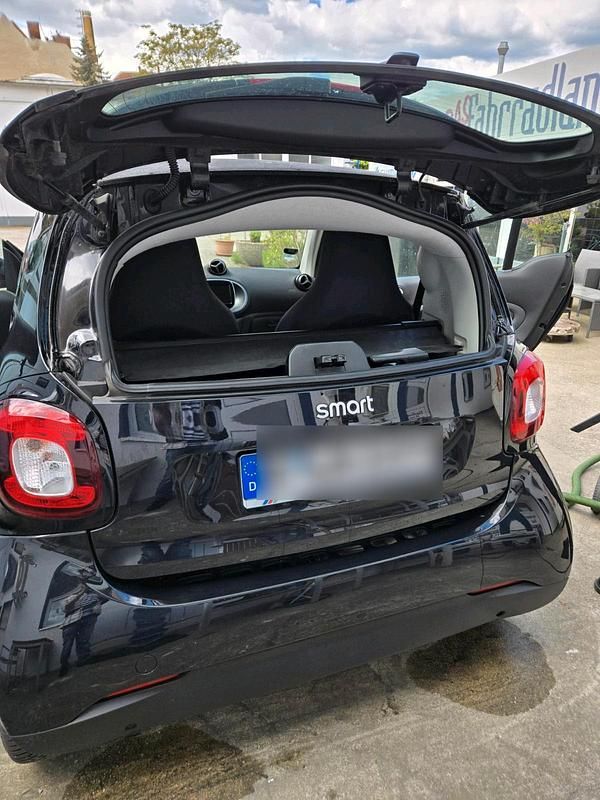 Gebraucht Smart ForTwo Coupé 73 PS (53 kW) 2019 Schwarz Coupé
