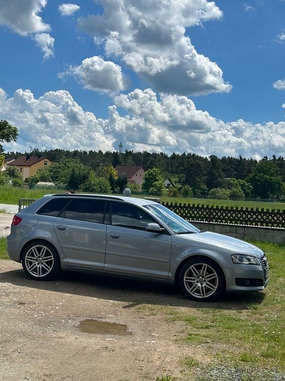 Grau Gebraucht 2012 Audi A3 S-Line Kleinwagen | 6.900 € (Guter Preis) - Bild 1/4