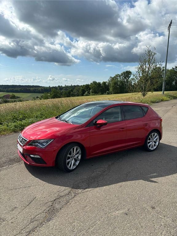 Rot Gebraucht 2017 Seat Leon FR Limousine | 13.500 € (Fairer Preis) - Bild 1/4