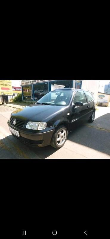 Schwarz Gebraucht 2001 VW Polo Kleinwagen | 300 € (Superpreis) - Bild 1/4