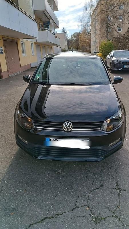 Schwarz Gebraucht 2016 VW Polo Trendline Kleinwagen | 8.250 € (Fairer Preis) - Bild 1/4