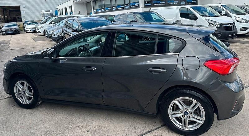 Gebraucht Ford Focus Cool & Connect 155 PS (114 kW) 2021 Grau Kleinwagen