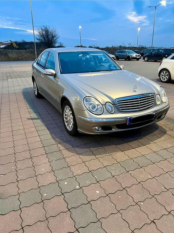 Second-hand Mercedes E200 122 CP (89 kW) 2003 Gri Berlinǎ
