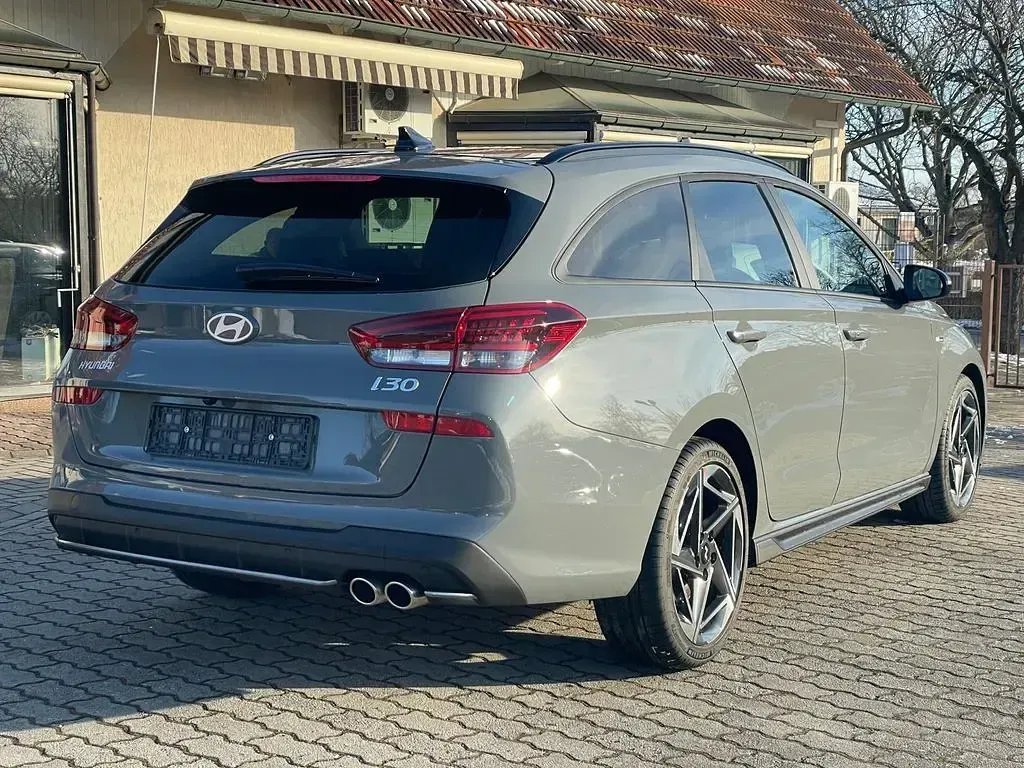 Neu Hyundai i30 N Line 150 PS (110 kW) 2026 Grau Limousine