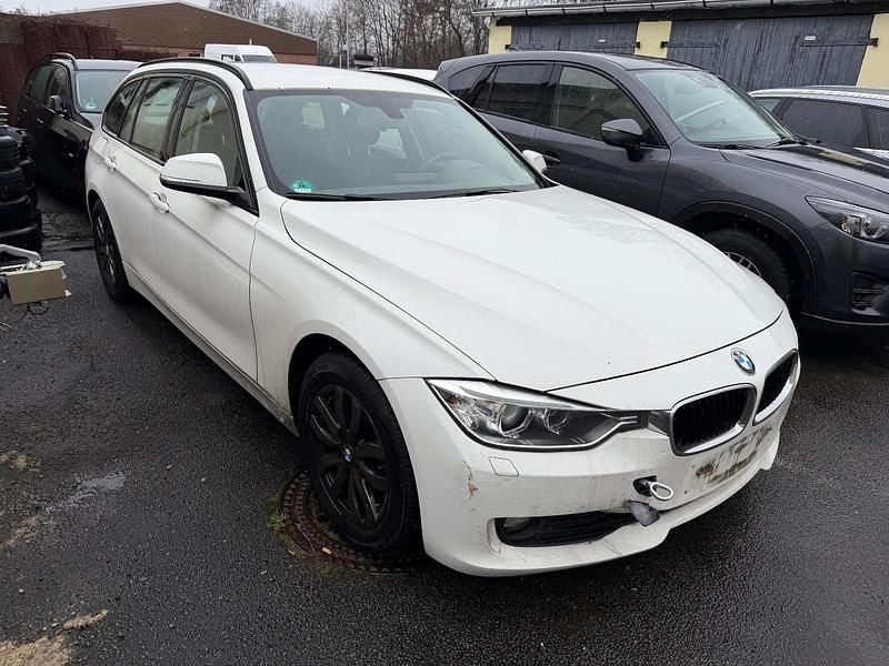 Gebraucht BMW 318 143 PS (105 kW) 2013 Weiß Kombi