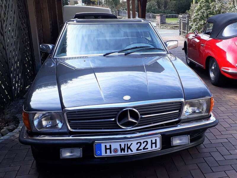 Grau Gebraucht 1986 Mercedes 560 Cabrio | 34.800 € - Bild 1/4