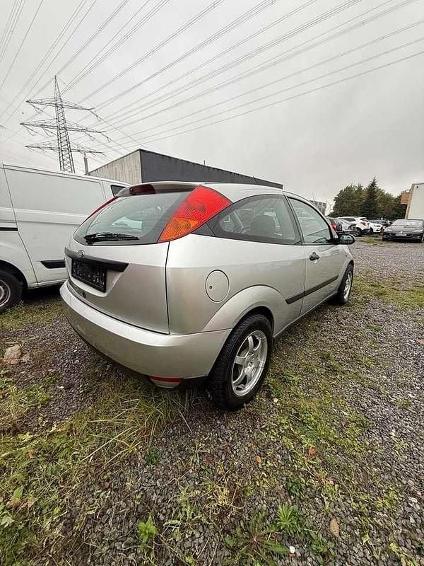 Gebraucht Ford Focus Futura 75 PS (55 kW) 1999 Grau Limousine