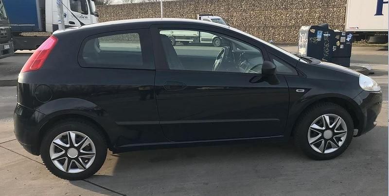 Gebraucht Fiat Punto 65 PS (47 kW) 2009 Schwarz Kleinwagen