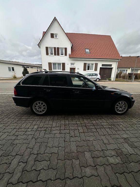 Gebraucht BMW 325 M Sport 192 PS (141 kW) 2002 Schwarz Kombi