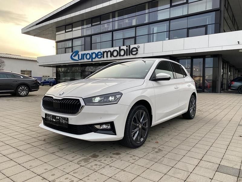 Gebraucht Skoda 110 R Dynamic 110 PS (80 kW) 2022 Candy weiß/weiß Limousine