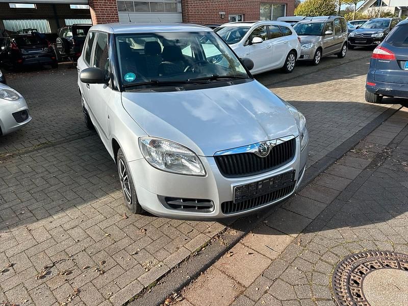 Grau Gebraucht 2009 Skoda Fabia Kleinwagen | 2.999 € (Fairer Preis) - Bild 1/4