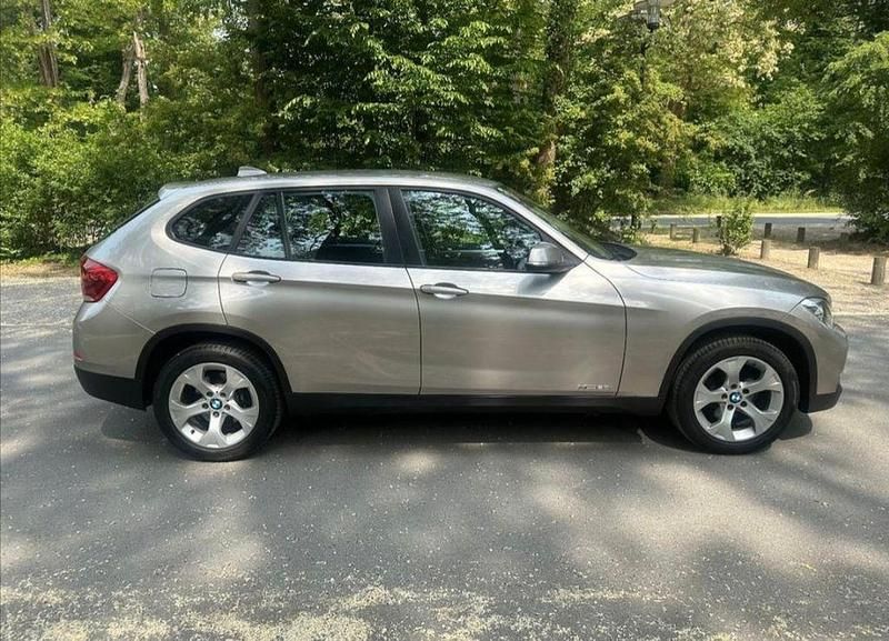 Silber Gebraucht 2012 BMW X1 Sport Line SUV | 12.500 € (Etwas zu teuer) - Bild 1/4