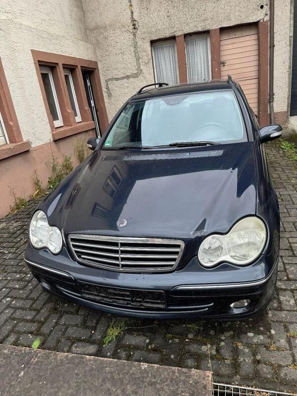 Blau Gebraucht 2004 Mercedes C200 Avantgarde Kombi | 1.500 € (Superpreis) - Bild 1/4