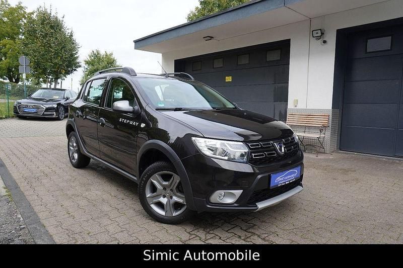 Schwarz Gebraucht 2020 Dacia Sandero Prestige Kleinwagen | 12.999 € (Superpreis) - Bild 1/4