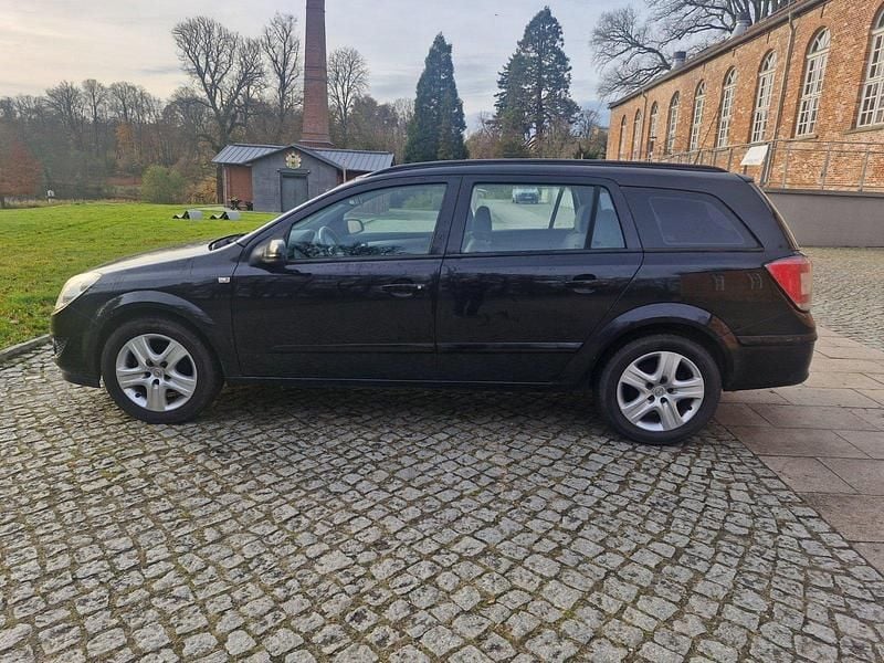 Gebraucht Opel Astra 116 PS (85 kW) 2007 Schwarz Kombi
