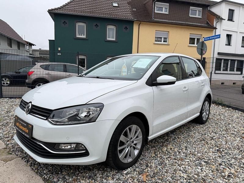 Weiß Gebraucht 2014 VW Polo Comfortline Kleinwagen | 6.999 € (Fairer Preis) - Bild 1/4