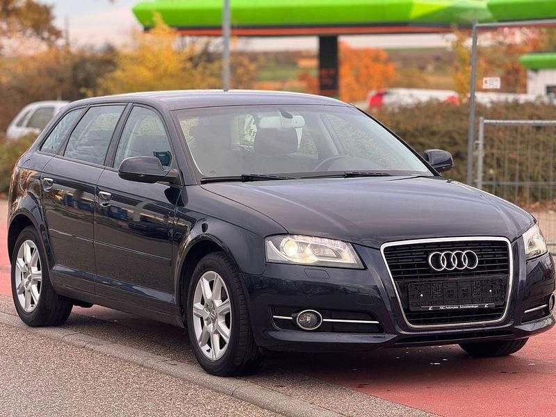 Gebraucht Audi A3 Ambiente 160 PS (117 kW) 2010 Blau Kleinwagen