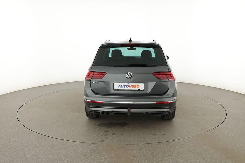 Gebraucht VW Tiguan Highline 150 PS (110 kW) 2020 Grau SUV