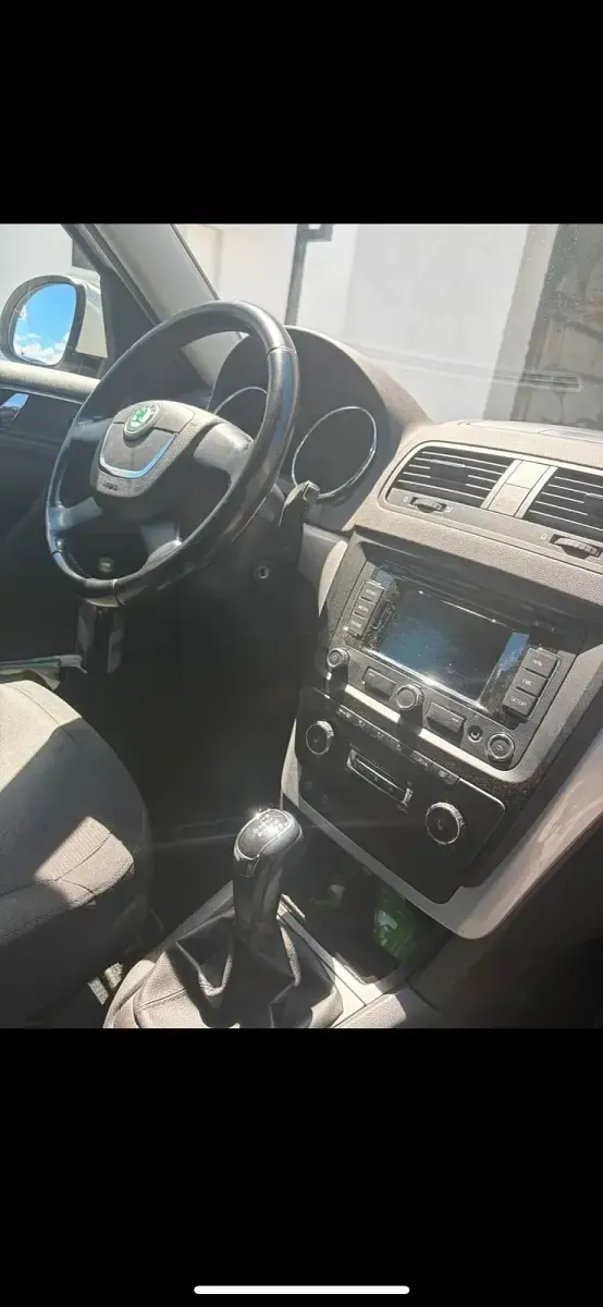 Używany Skoda Yeti 105 KM (77 kW) 2011 Biały SUV