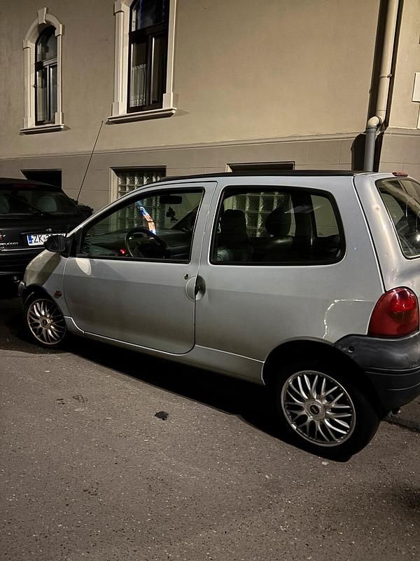 Gebraucht Renault Twingo 58 PS (42 kW) 2003 Silber Kleinwagen