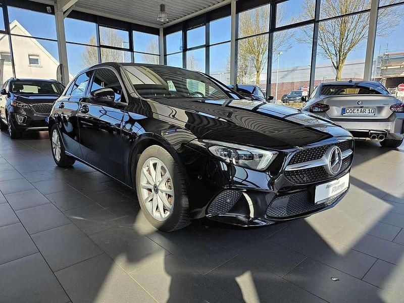 Gebraucht Mercedes A250 Progressive 224 PS (164 kW) 2019 Kosmosschwarz metallic Limousine