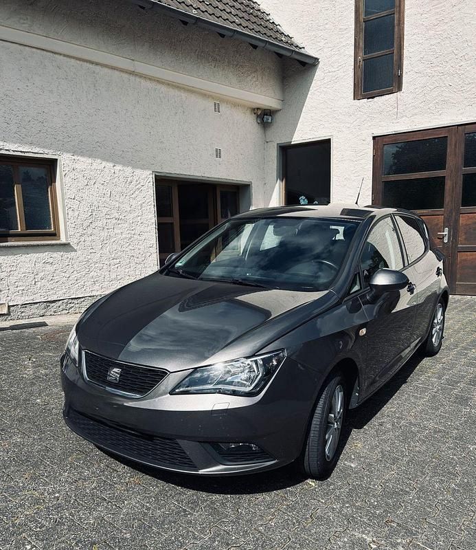 Grau Gebraucht 2016 Seat Ibiza Style Kleinwagen | 6.200 € (Fairer Preis) - Bild 1/4