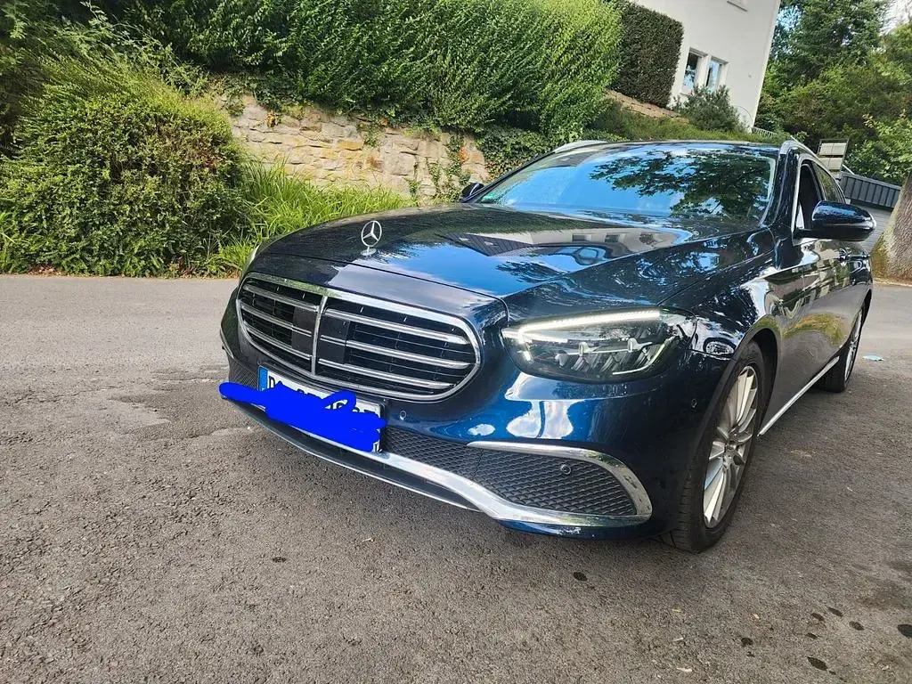 Gebraucht Mercedes E220 194 PS (142 kW) 2021 Blau Limousine