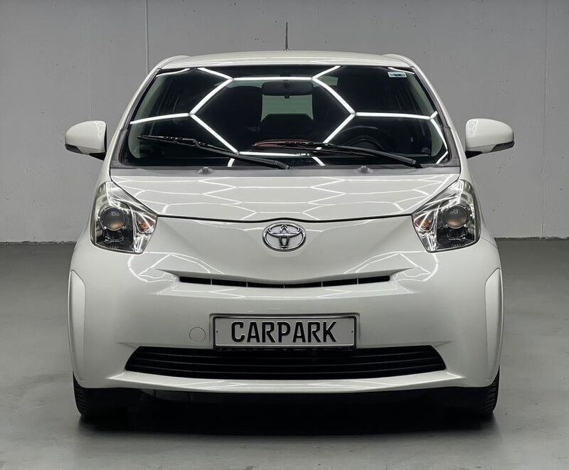 Weiß Gebraucht 2010 Toyota iQ Basis Kleinwagen | 8.450 € (Etwas zu teuer) - Bild 1/4