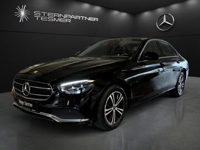 Schwarz Gebraucht 2023 Mercedes E200 Avantgarde Limousine | 38.770 € (Superpreis) - Bild 1/4