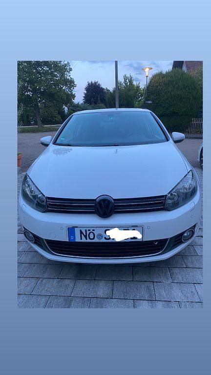 Weiß Gebraucht 2009 VW Golf Highline Limousine | 6.990 € (Fairer Preis) - Bild 1/4