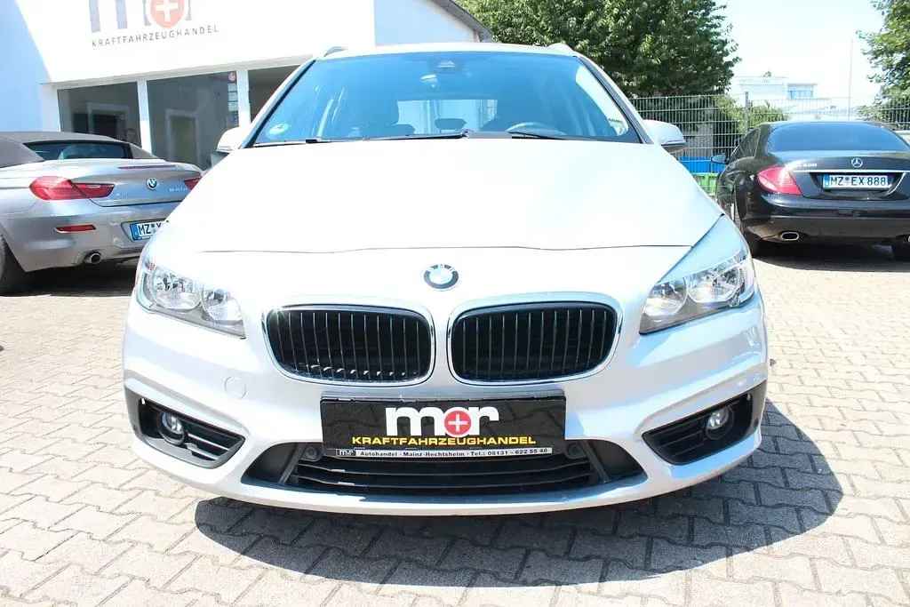 Gebraucht BMW 218 Active Tourer 136 PS (100 kW) 2015 Silber Van / Kleinbus