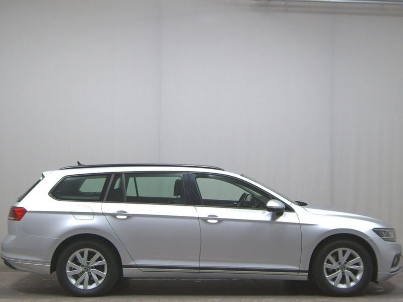 Silber Gebraucht 2021 VW Passat Business Kombi | 14.280 € (Superpreis) - Bild 1/4