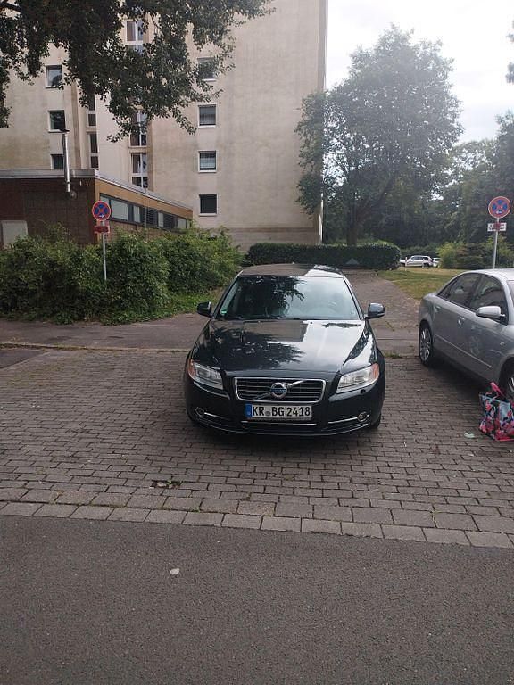 Grau Gebraucht 2011 Volvo S80 Momentum Limousine | 6.000 € (Guter Preis) - Bild 1/4