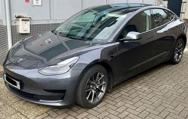 Gebraucht Tesla Model 3 Standard Range Plus 225 kW (306 PS) 2021 Grau Limousine