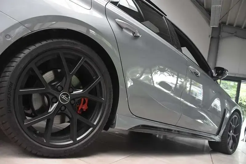 Gebraucht Audi RS3 Sport 400 PS (294 kW) 2025 Grau Limousine