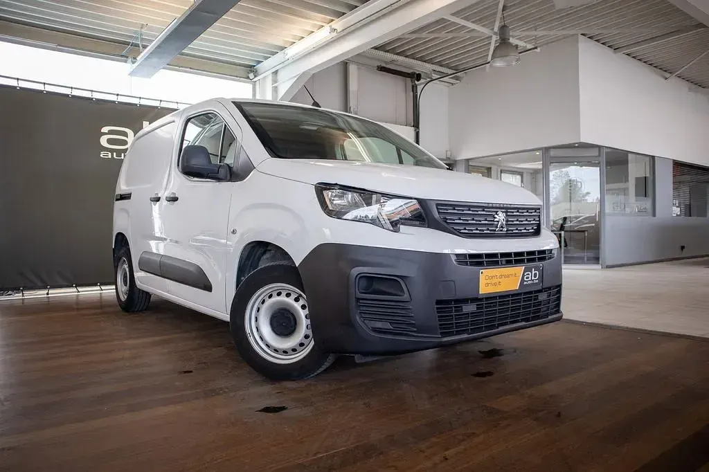 Gebraucht Peugeot Partner 75 PS (55 kW) 2019 Weiß Van / Kleinbus