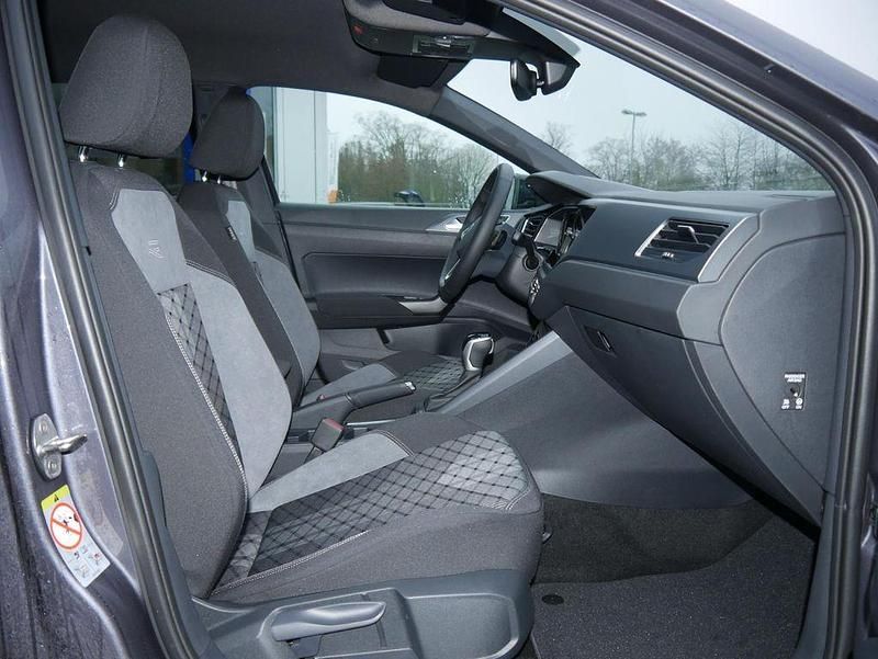 Gebraucht VW Taigo R-line 110 PS (80 kW) 2022 Grau / rauchgrau metallic/deep black SUV