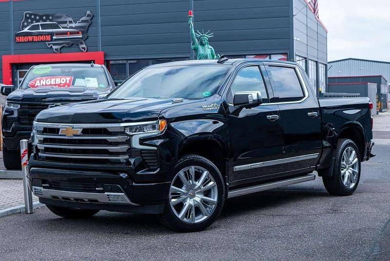 Neu Chevrolet Silverado 309 PS (227 kW) 2025 Schwarz SUV