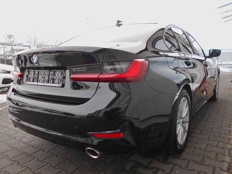 Gebraucht BMW 318 Sport Line 156 PS (114 kW) 2021 Schwarz Limousine