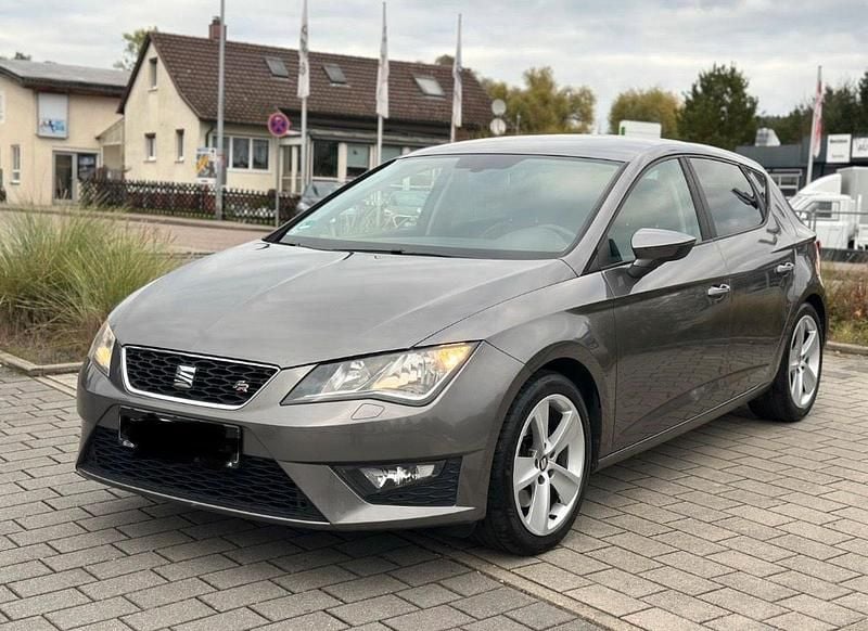 Grau Gebraucht 2013 Seat Leon FR Sport Limousine | 6.500 € (Etwas zu teuer) - Bild 1/4