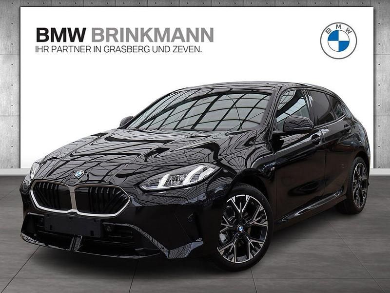 Black sapphire metallic Neu 2025 BMW 116 M Sport Kleinwagen | 32.760 € (Guter Preis) - Bild 1/4