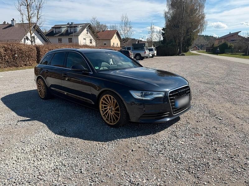 Gebraucht Audi A6 204 PS (150 kW) 2014 Blau Kombi