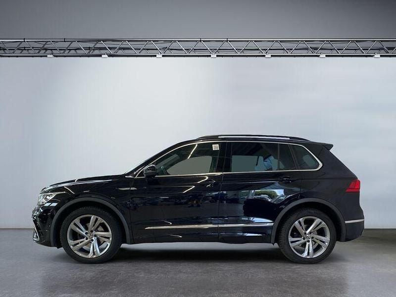 Gebraucht VW Tiguan R-line 150 PS (110 kW) 2023 Deep black perleffekt (metallic) SUV