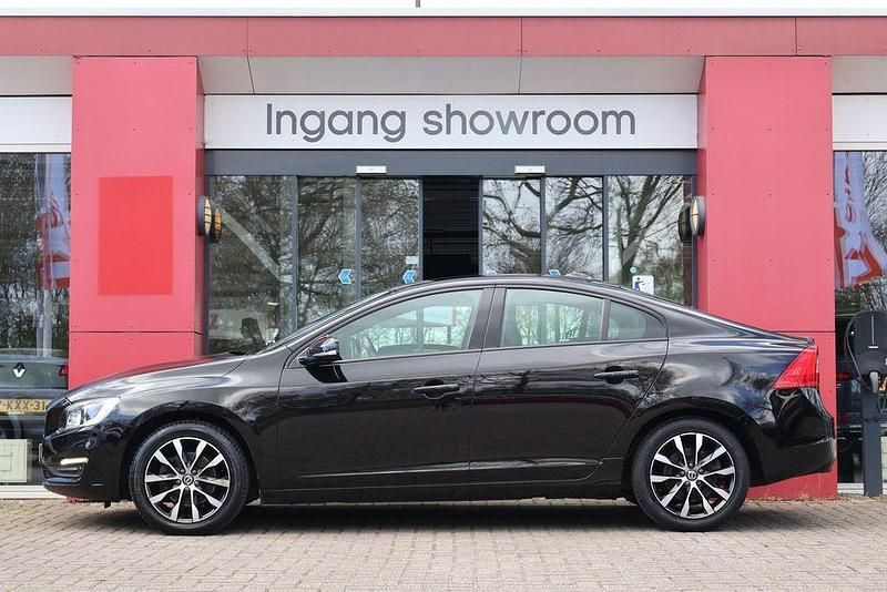 Gebraucht Volvo S60 Summum 154 PS (113 kW) 2018 Schwarz Limousine
