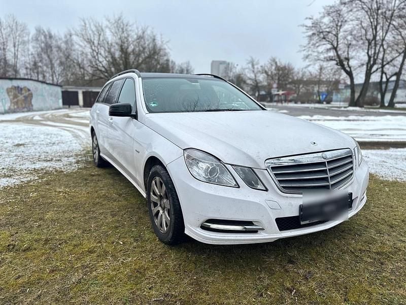 Gebraucht Mercedes E200 136 PS (100 kW) 2011 Weiß Kombi